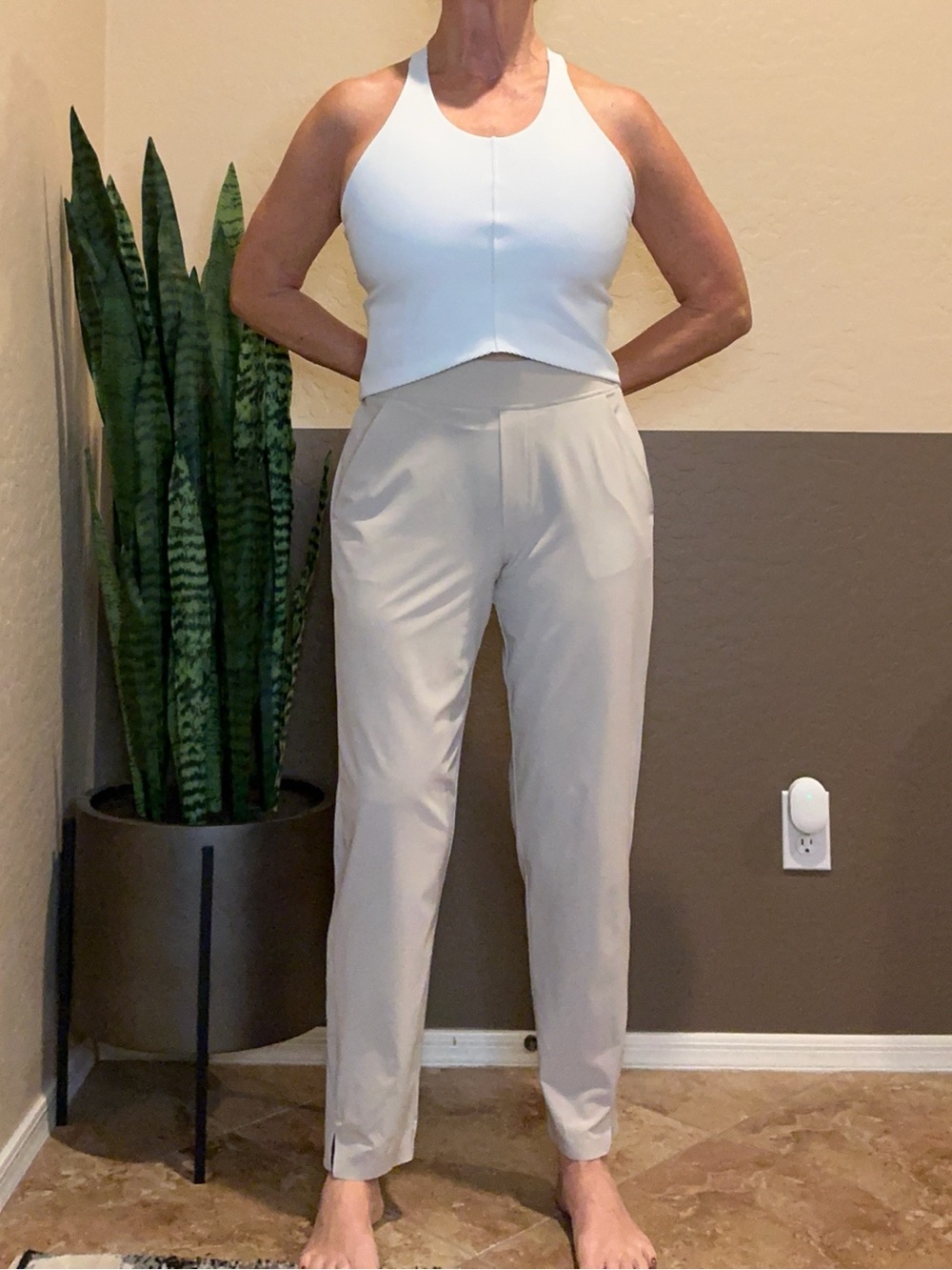 ✨ Athleta Brooklyn Mid Rise Ankle Pants ✨Size: 6